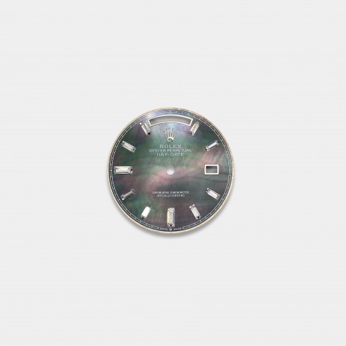 롤렉스 데이데이트 40mm 커스텀다이얼 흑자개(Tihitian MOP) 다이얼 화이트골드용 바게뜨 다이아 인덱스