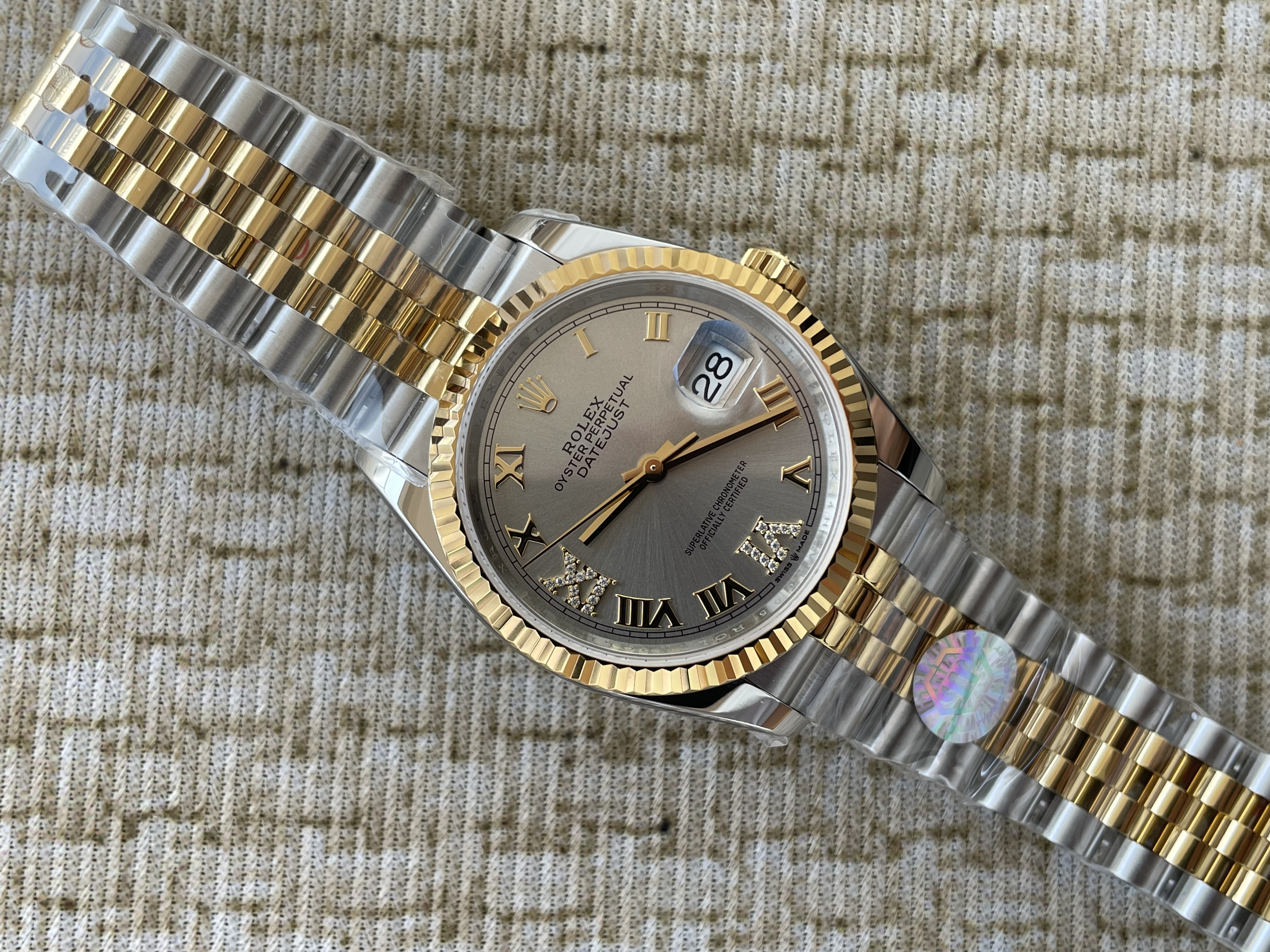 QP공장 롤렉스 데이저스트 36미리 최신형 옐로우 골드 콤비 로만 화이트 6.9시 다이아 포인트